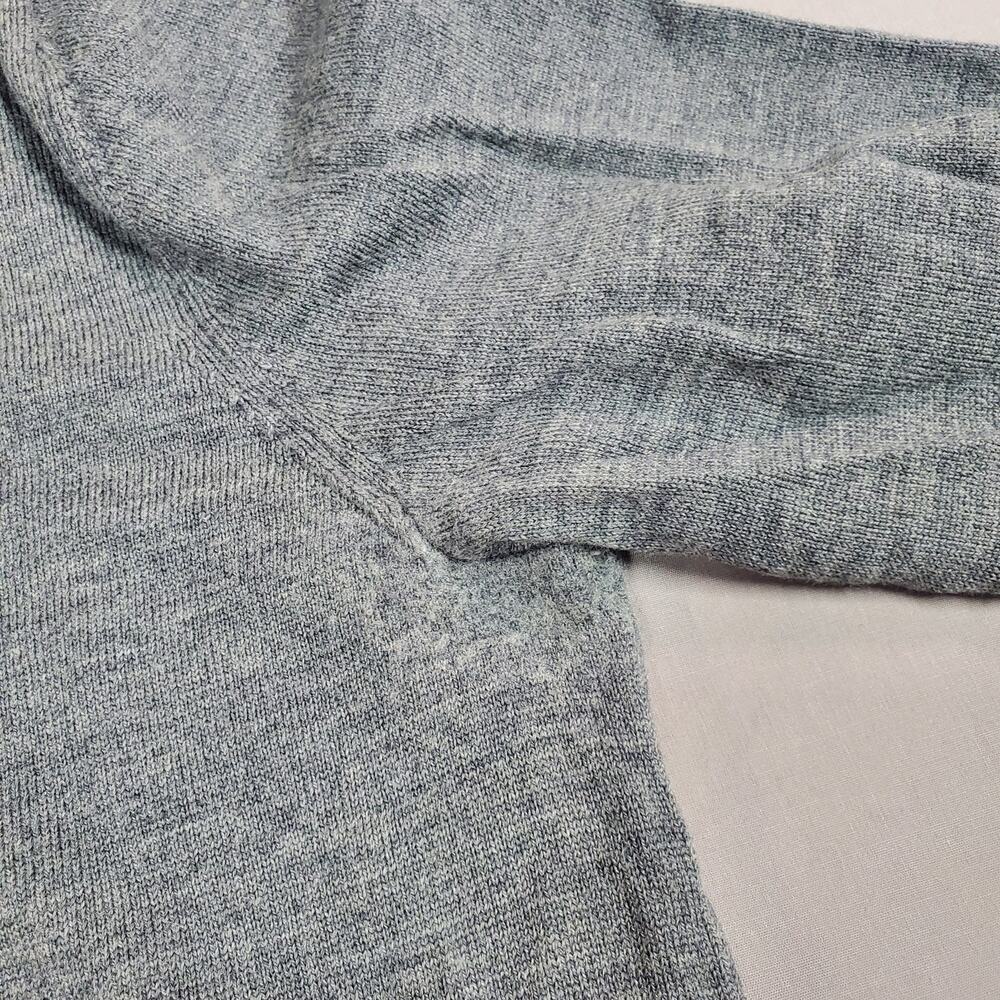 GAP 100% Extra Fine Merino Wool V-Neck Sweater Mens Size M - Picture 6 of 9